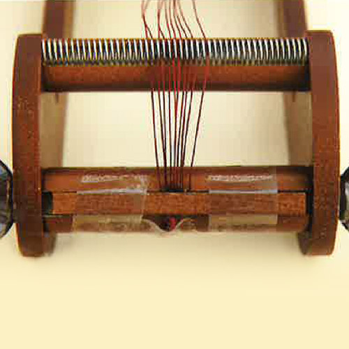 デリカビーズ織り「ストッパーを使ったタテ糸の張り方」