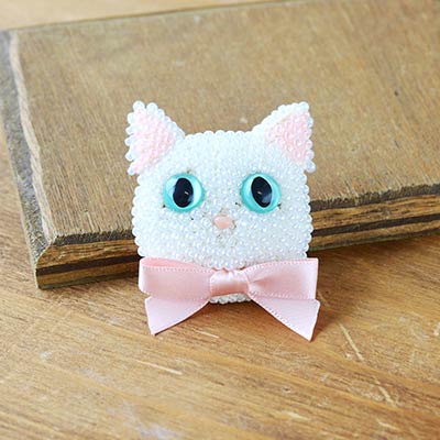 ビーズ編みの猫ブローチキット(白猫)