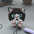 ビーズ編みの猫ブローチキット(黒ハチワレ)