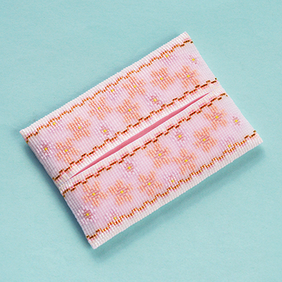 デリカビーズ織りで作るティッシュカバー(桜) のハンドメイド