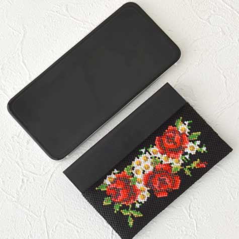 ペヨーテステッチで作るカードケースキット ペヨーテステッチで作るカードケースキット(薔薇とマーガレット)