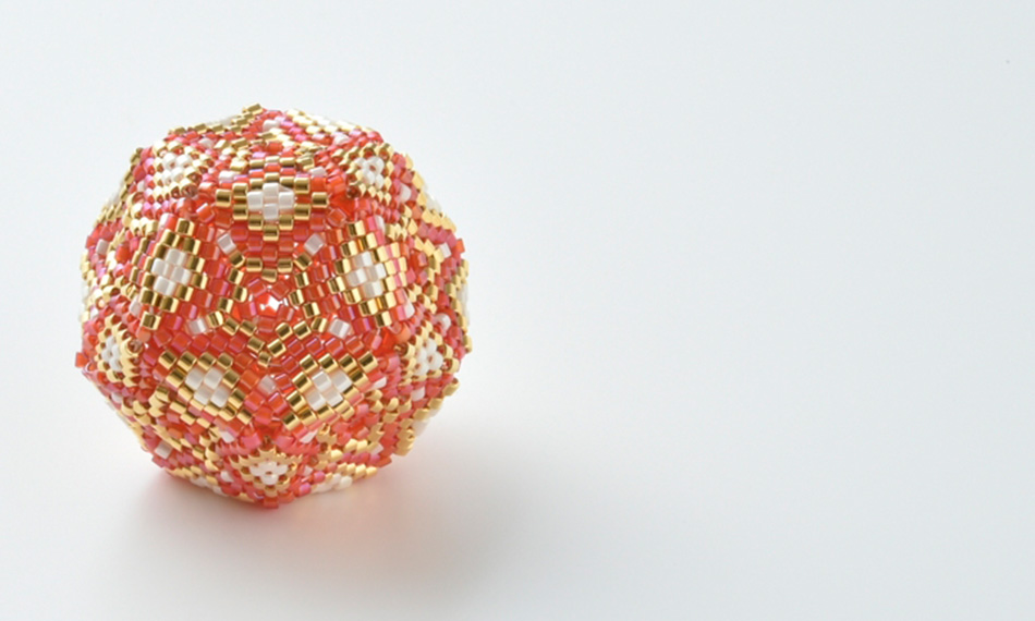 Dodeca Beaded Ball (a)