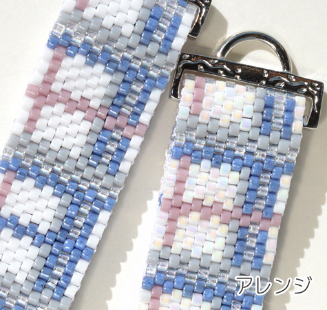 タータンチェック柄のバッグチャーム(雪景色) タータンチェック柄のバッグチャーム(雪景色)