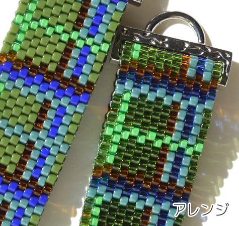 タータンチェック柄のバッグチャーム(静寂の森) タータンチェック柄のバッグチャーム(静寂の森)